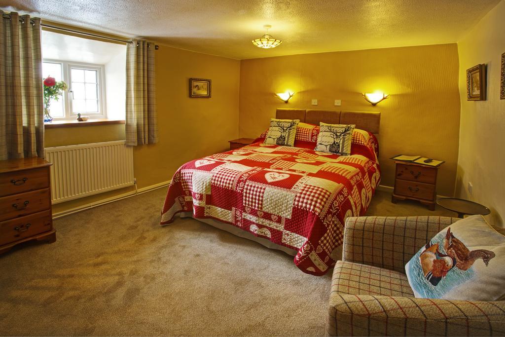 Tinhay Mill Hotel Lifton Room photo
