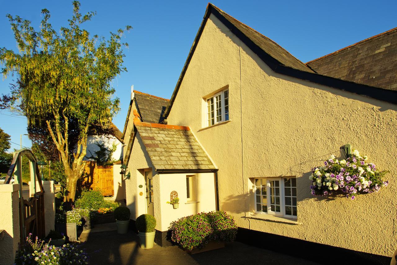 Tinhay Mill Hotel Lifton Exterior photo